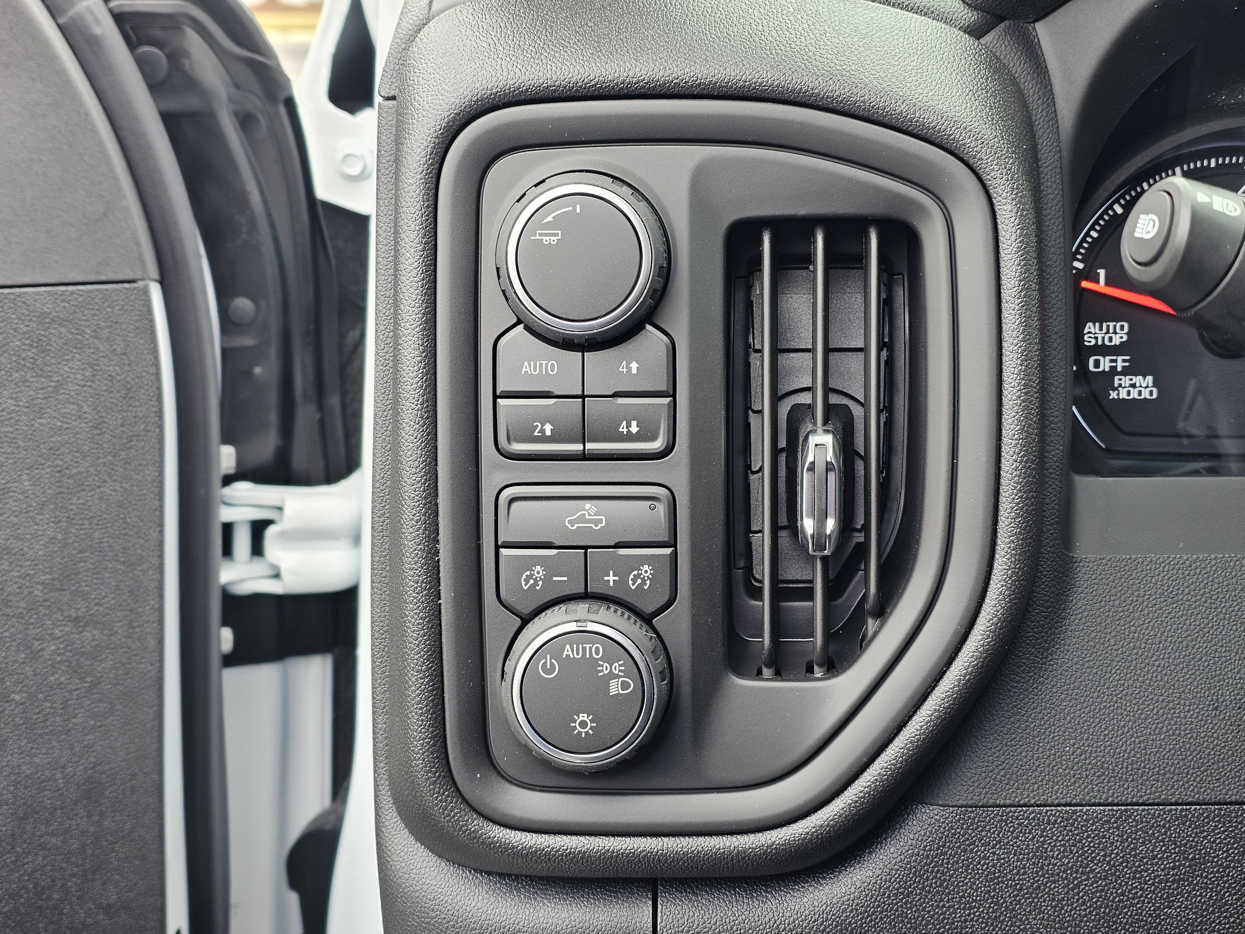 New 2026 Chevrolet Silverado 1500 Custom Trail Boss w/ Turbomax Blackout Package image 25