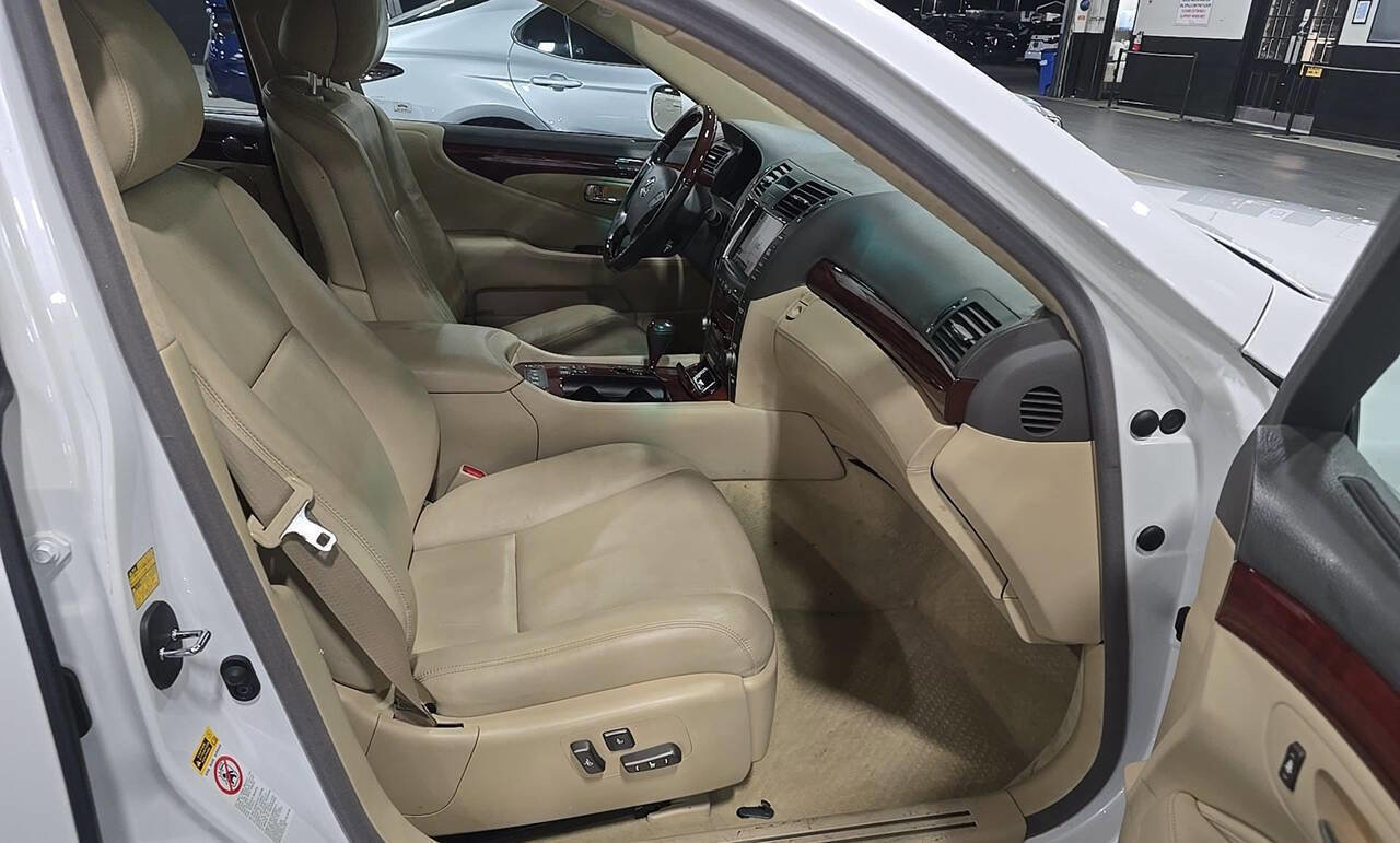 Used 2007 Lexus LS 460 L RWD image 9