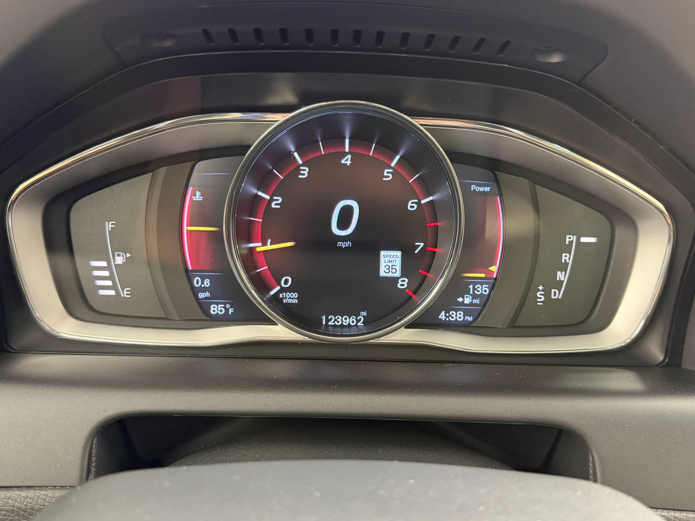 Used 2016 Volvo XC60 T6 Platinum FWD image 38