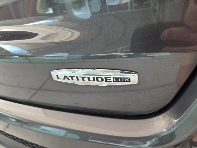 Used 2023 Jeep Compass Latitude AWD/4WD image 12
