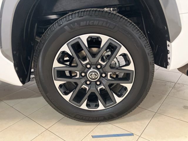 Used 2023 Toyota Tundra Limited AWD/4WD image 27
