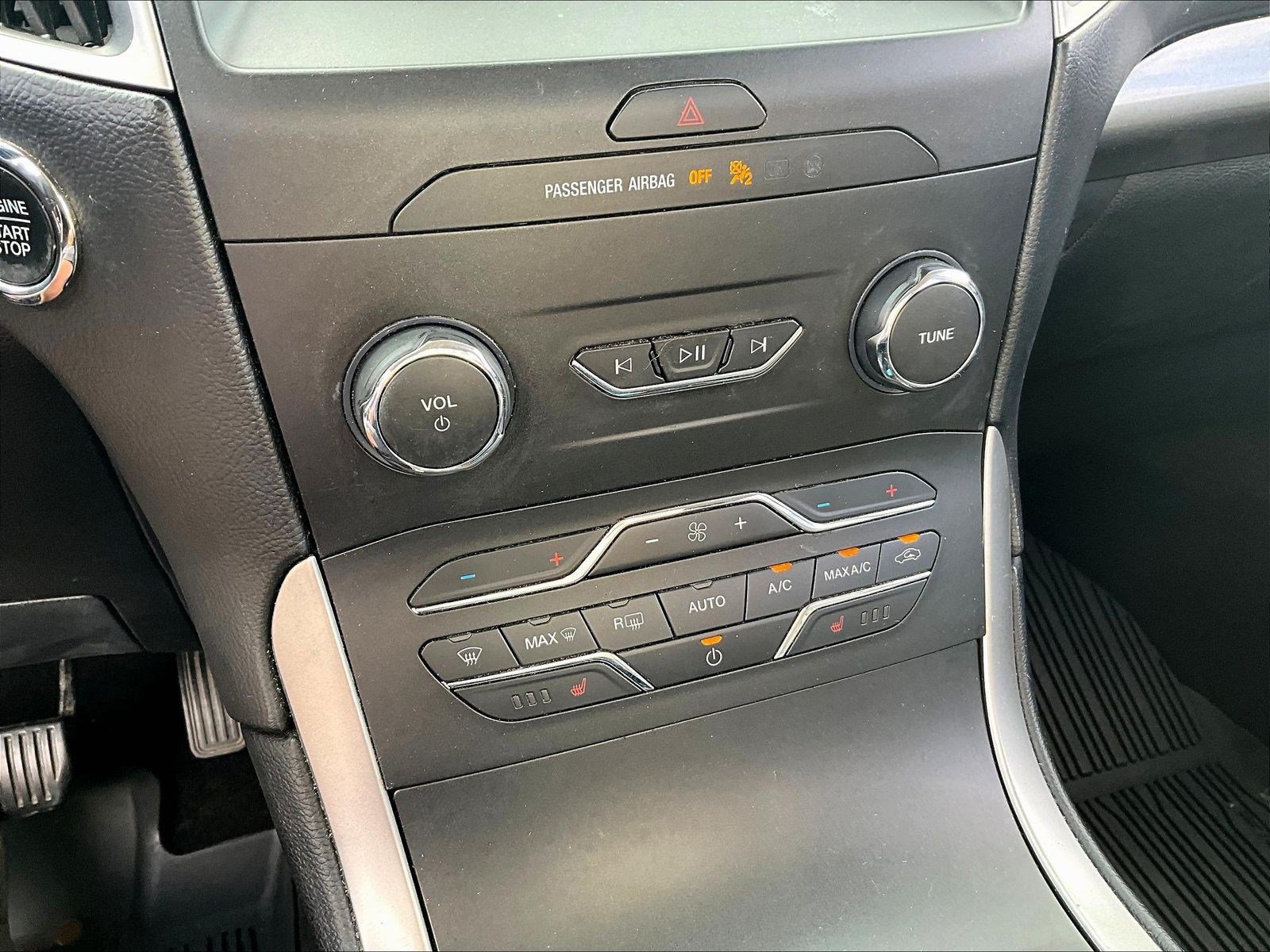 Used 2019 Ford Edge SEL w/ Equipment Group 201A AWD/4WD image 15