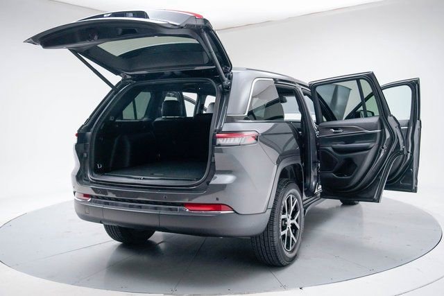 Used 2024 Jeep Grand Cherokee Limited image 21