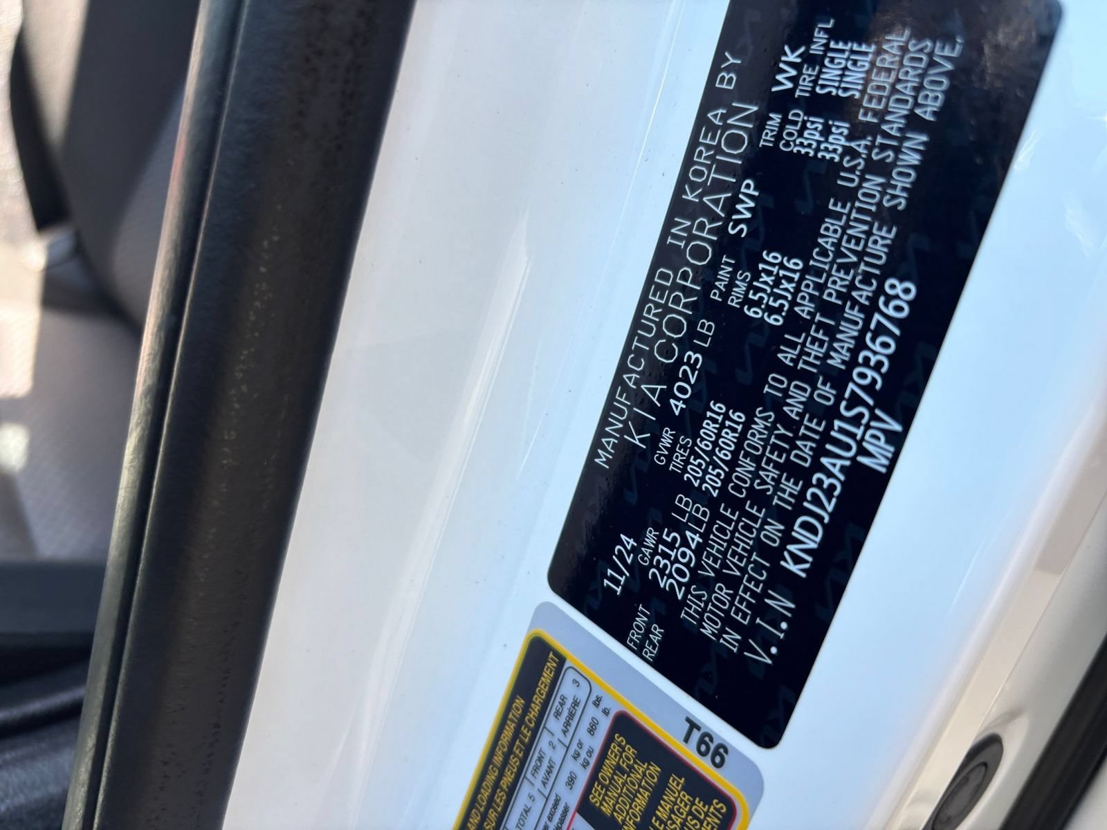 Used 2025 Kia Soul LX w/ LX Technology Package FWD image 29