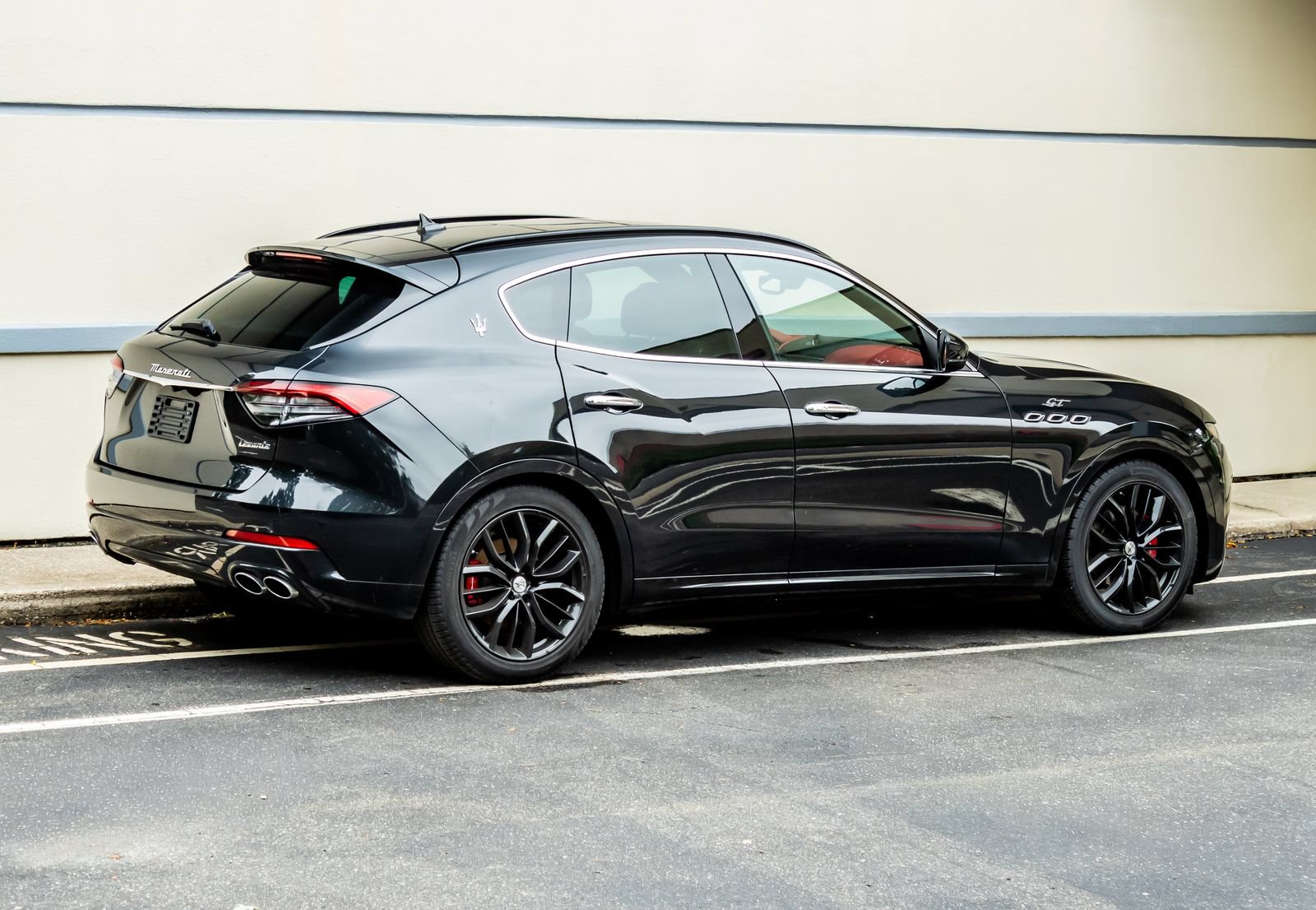 Used 2022 Maserati Levante GT AWD/4WD image 9
