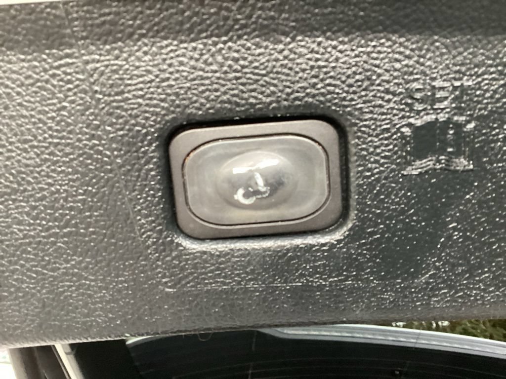 Used 2019 Ford Edge Titanium w/ Equipment Group 301A FWD image 15