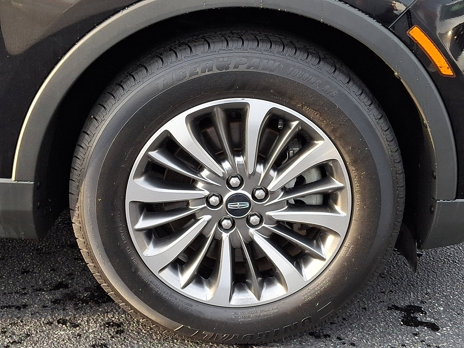 Used 2020 Lincoln Nautilus Reserve image 8