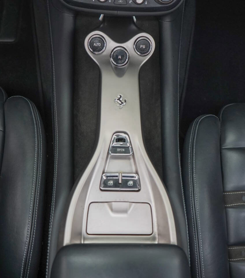 Used 2011 Ferrari California Base 2dr Convertible image 82