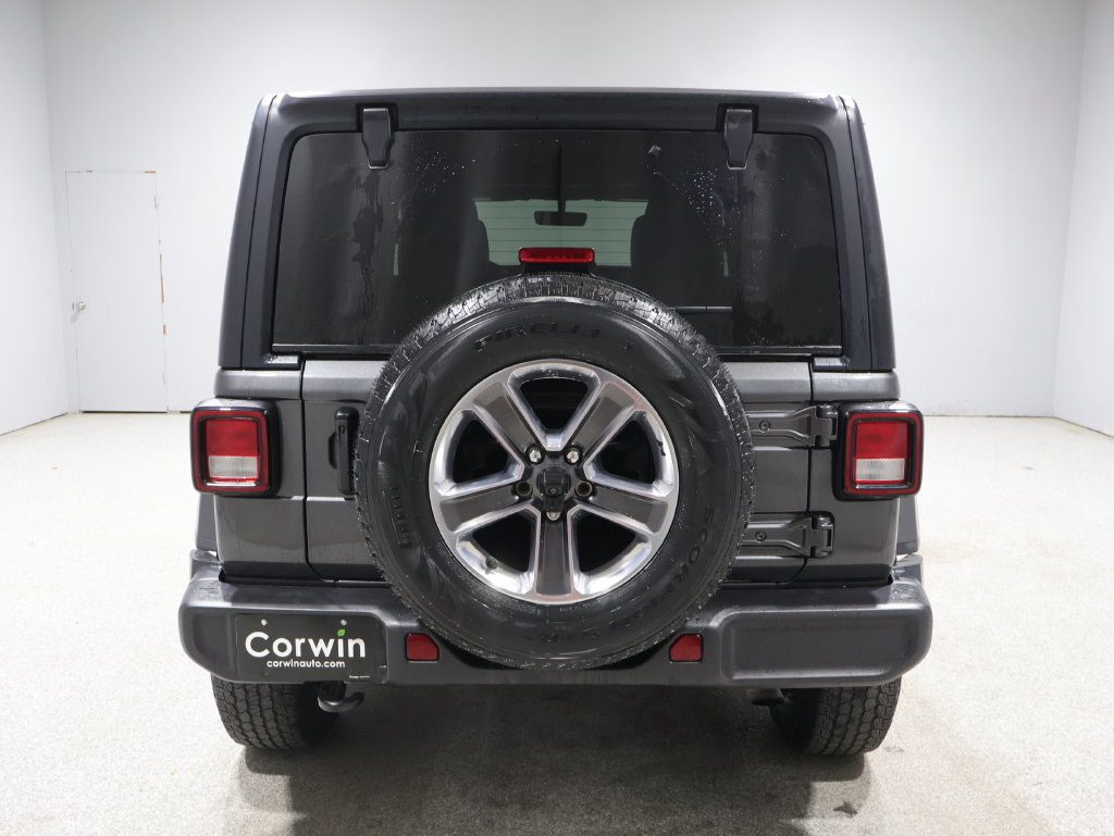 Used 2022 Jeep Wrangler Unlimited Sahara w/ Cold Weather Group AWD/4WD image 3
