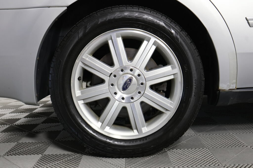 Used 2005 Ford Five Hundred Limited AWD/4WD image 7