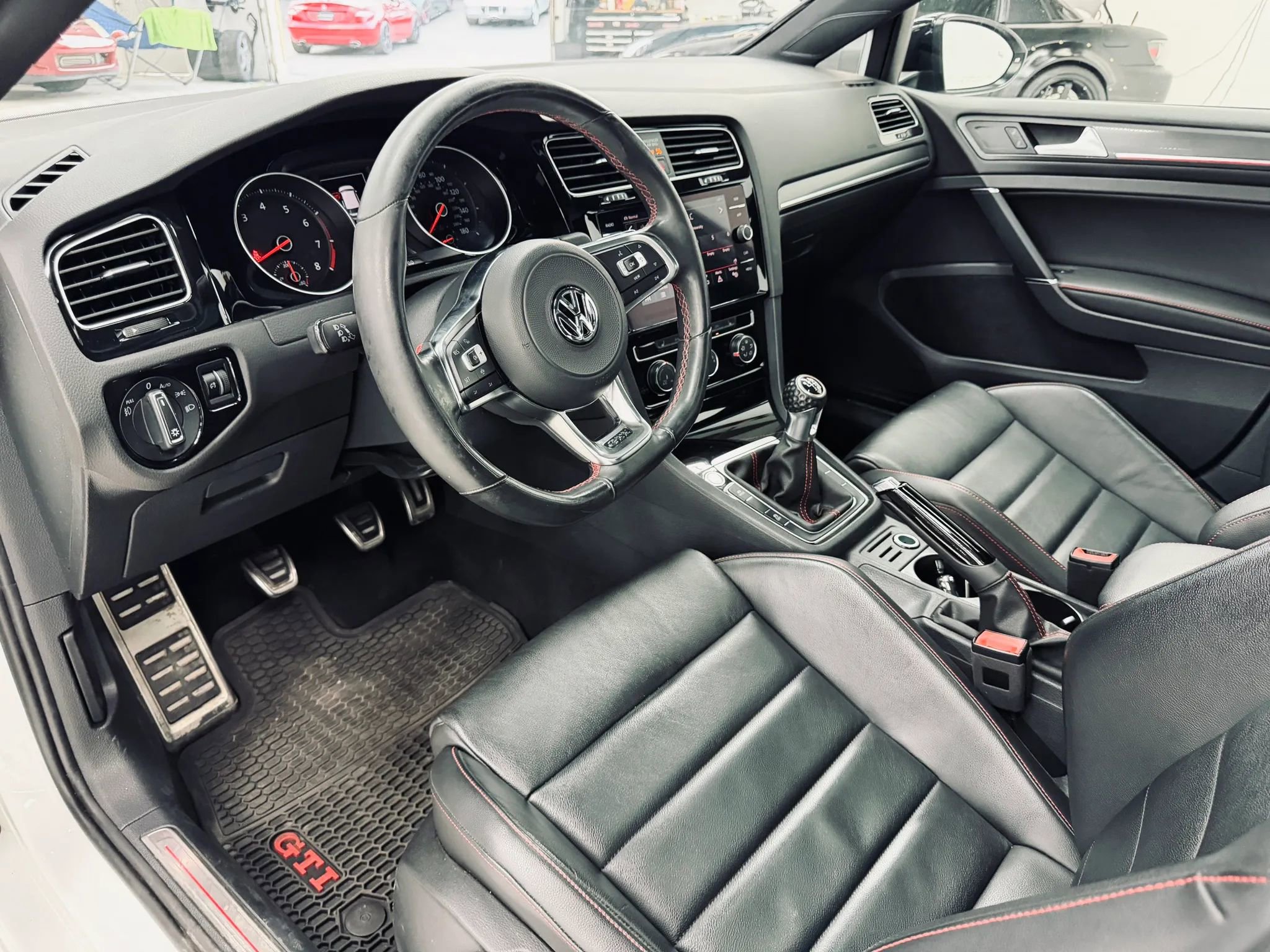 Used 2021 Volkswagen GTI SE FWD image 4