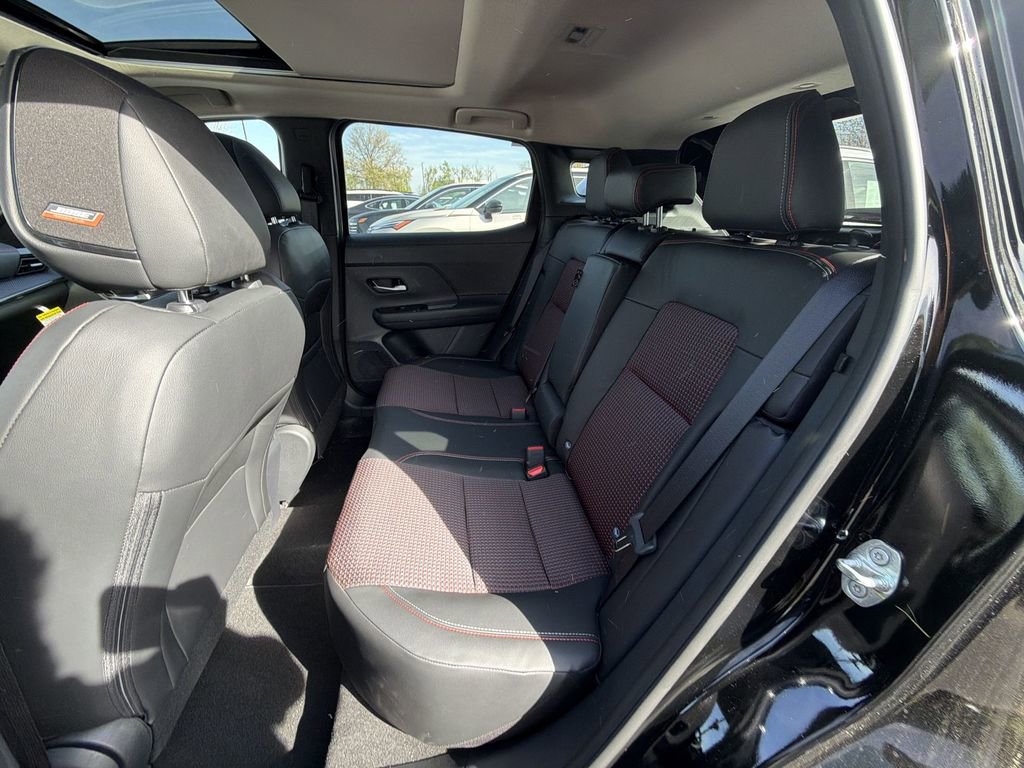 New 2026 Nissan Kicks SR w/ SR Premium Package AWD/4WD image 22