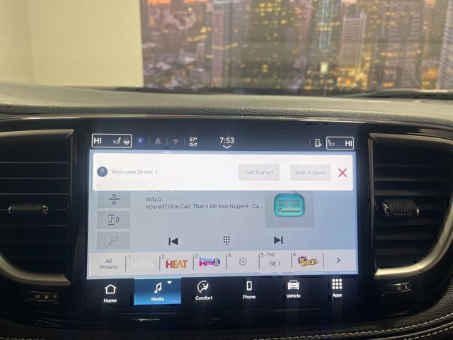New 2026 Chrysler Pacifica Select image 17