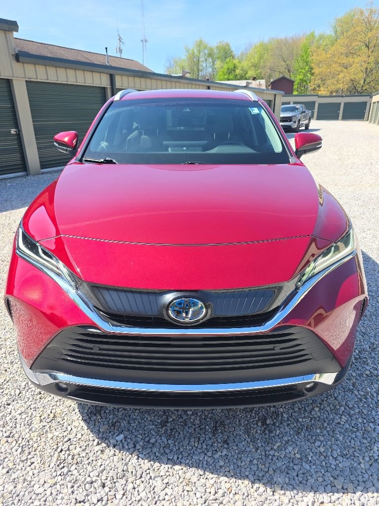 Used 2024 Toyota Venza XLE AWD/4WD image 10
