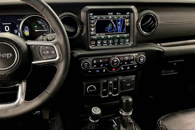 Used 2023 Jeep Wrangler Unlimited Sahara image 7