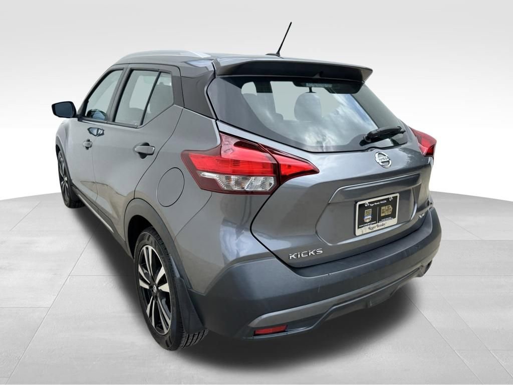 Used 2018 Nissan Kicks SR FWD image 4