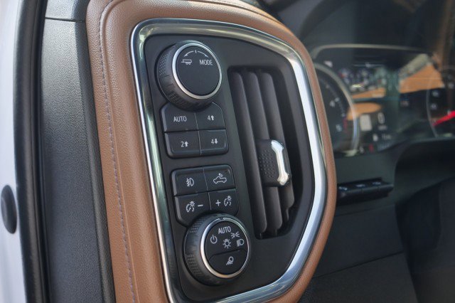 Used 2022 Chevrolet Silverado 3500 High Country w/ Technology Package image 31