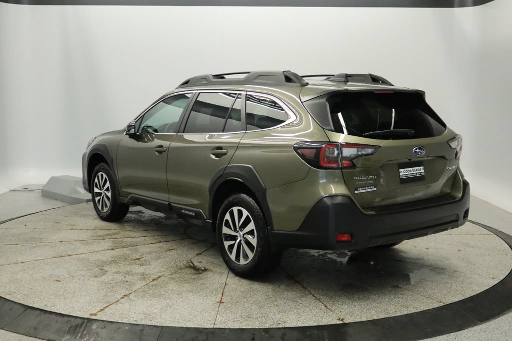 Used 2025 Subaru Outback Premium AWD/4WD image 3