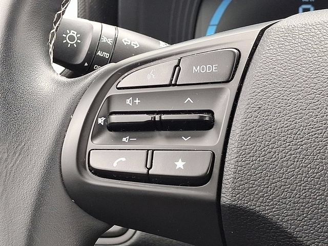 Certified 2026 Hyundai Venue SEL FWD image 20