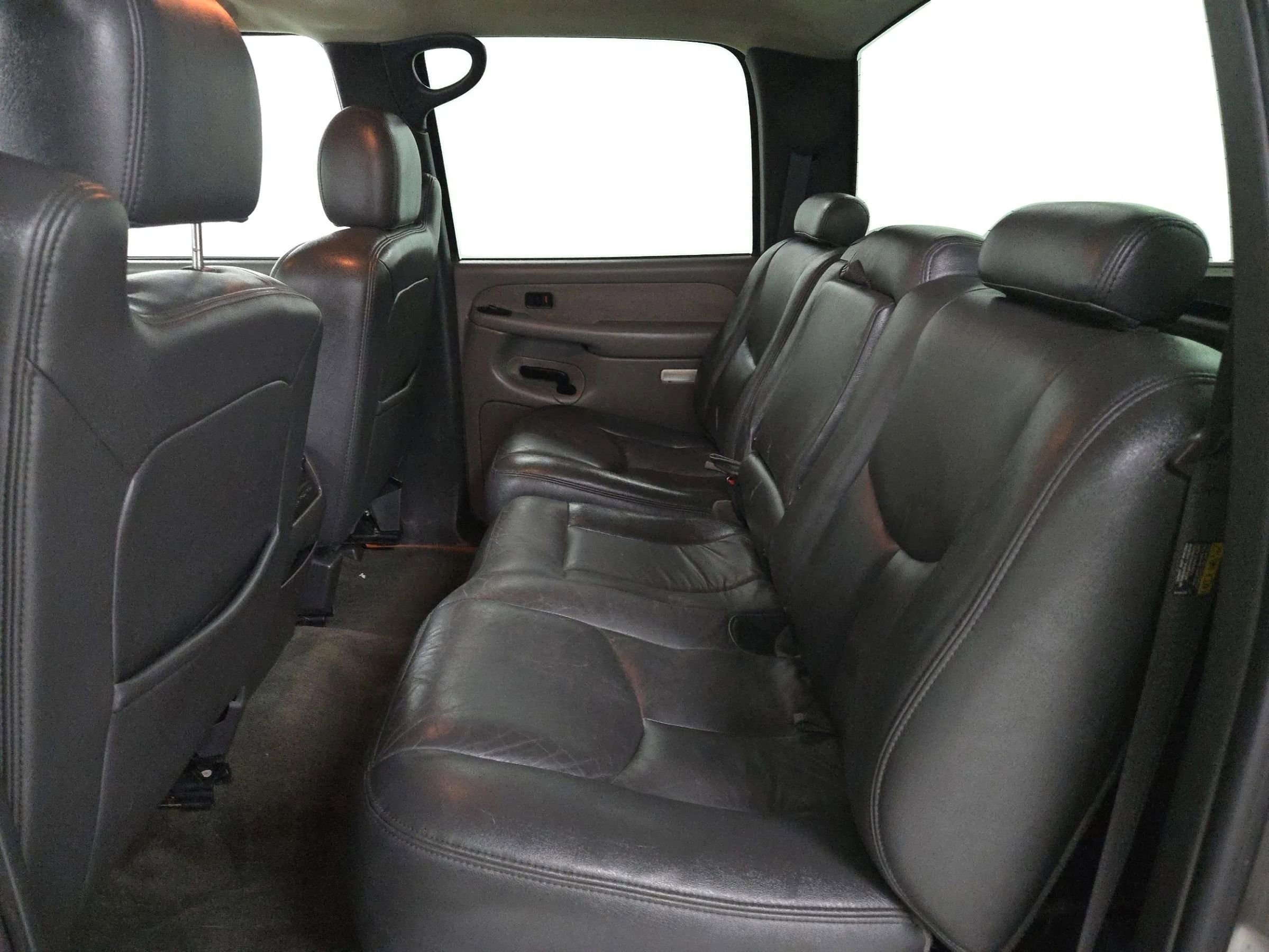 Used 2004 Chevrolet Silverado 2500 LT image 10