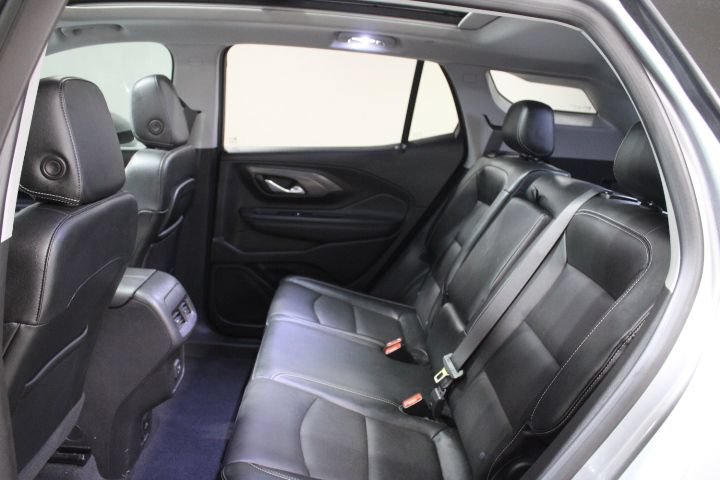 Used 2024 GMC Terrain SLT w/ Tech Package AWD/4WD image 21
