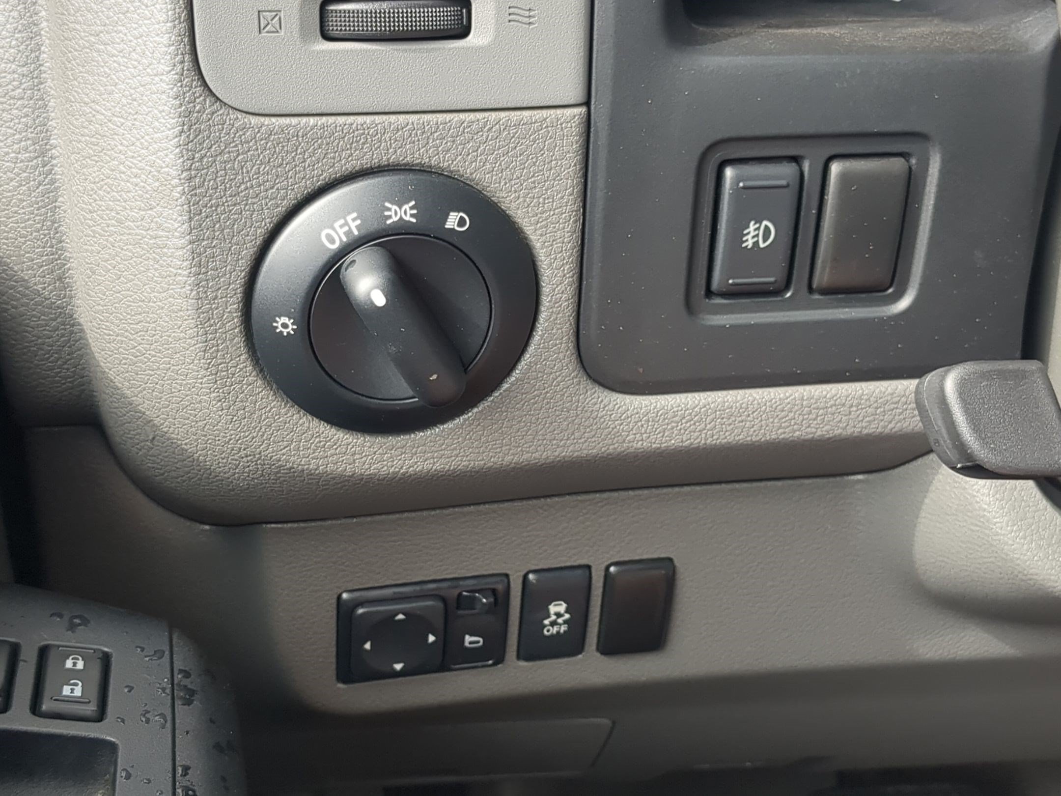 Used 2014 Nissan NV 3500 SL w/ Technology Package RWD image 21