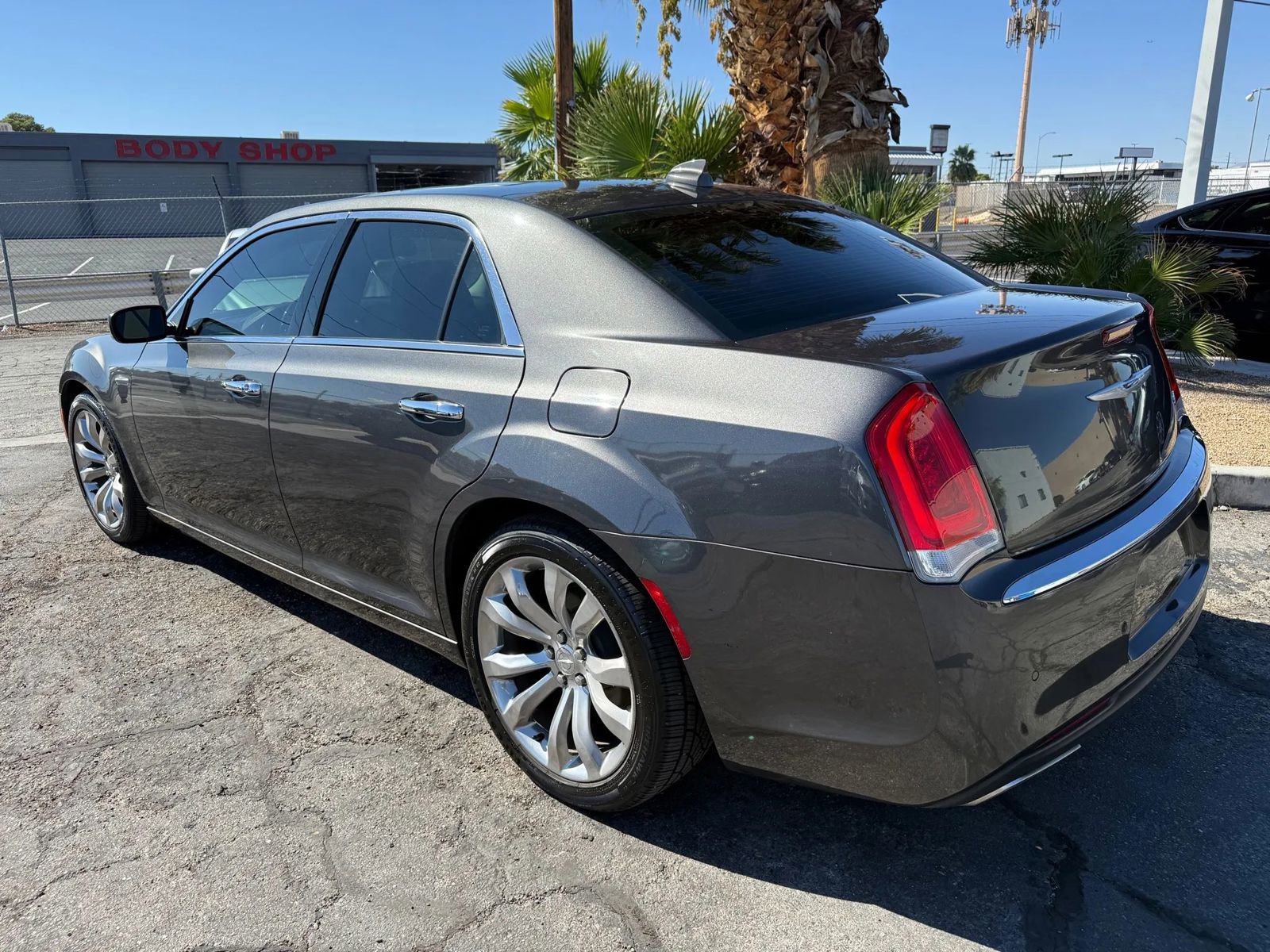 Used 2019 Chrysler 300 Limited w/ Safetytec Plus Group image 3