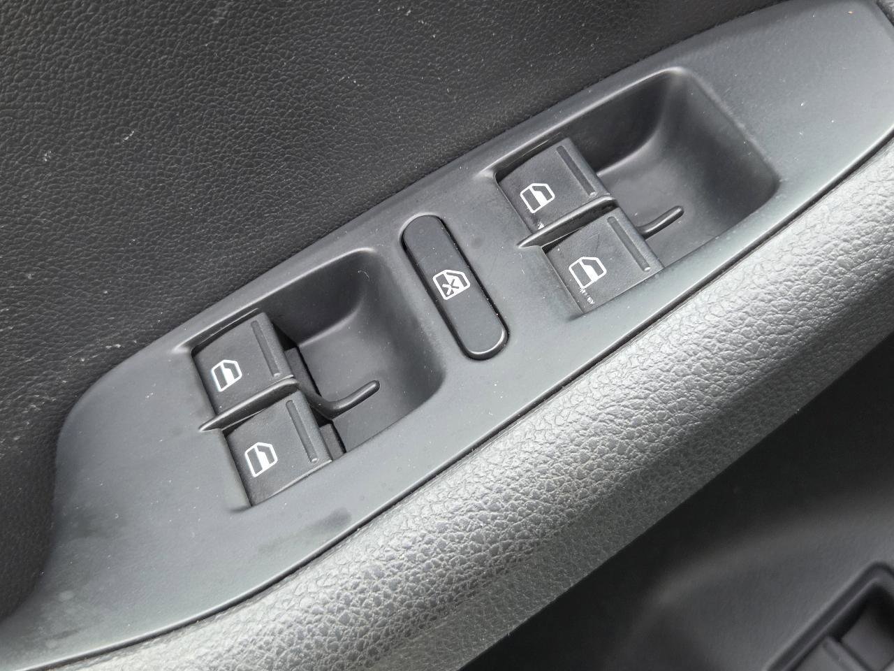 Used 2017 Volkswagen Jetta SE image 27