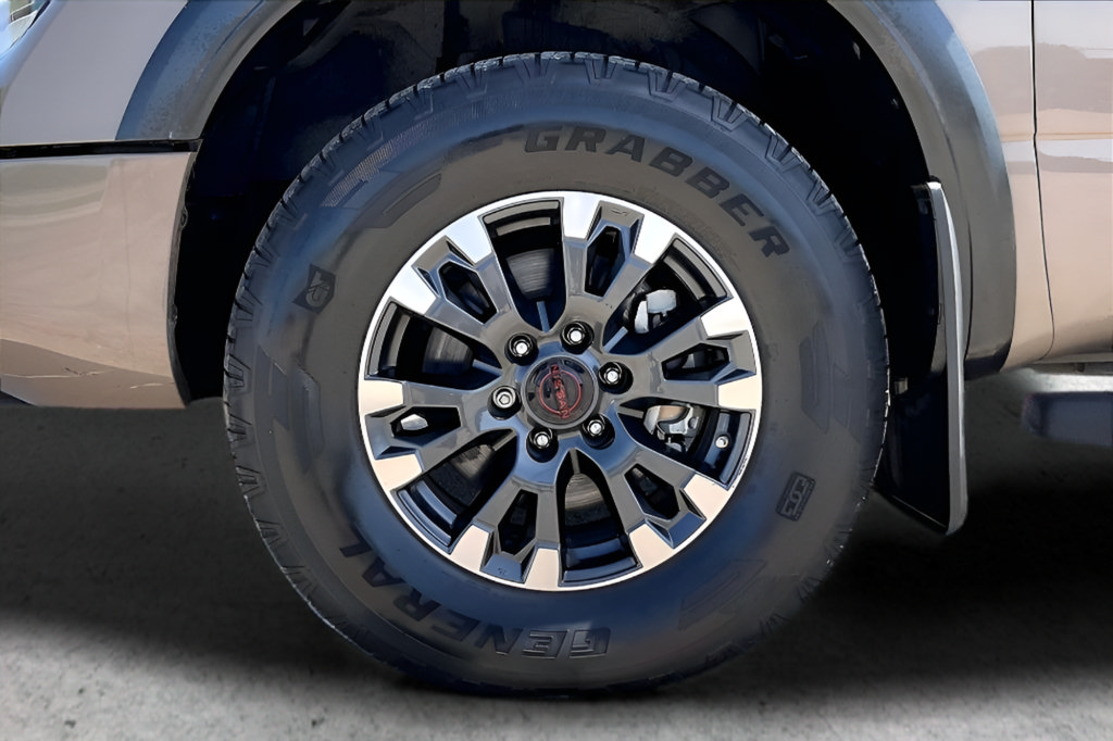 Used 2024 Nissan Titan PRO-4X w/ Pro-4x Convenience Package AWD/4WD image 35