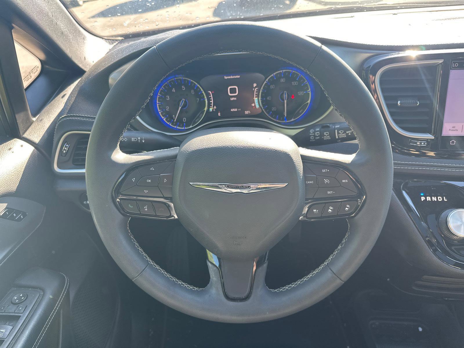 Used 2022 Chrysler Pacifica Touring-L w/ S Appearance Package FWD image 16
