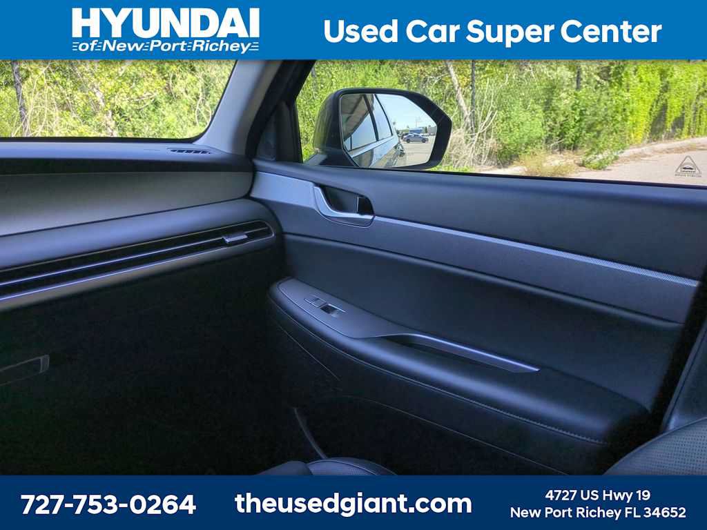 Used 2024 Hyundai Palisade SEL w/ Premium Package FWD image 16