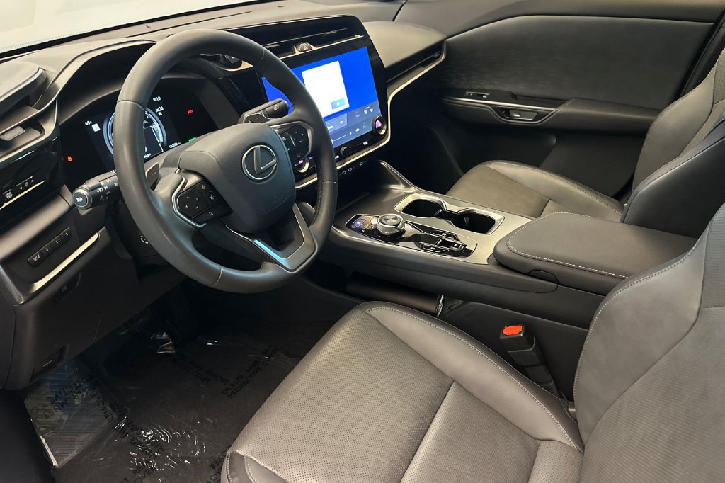 Used 2023 Lexus RZ 450e Premium w/ Technology Package AWD/4WD image 10