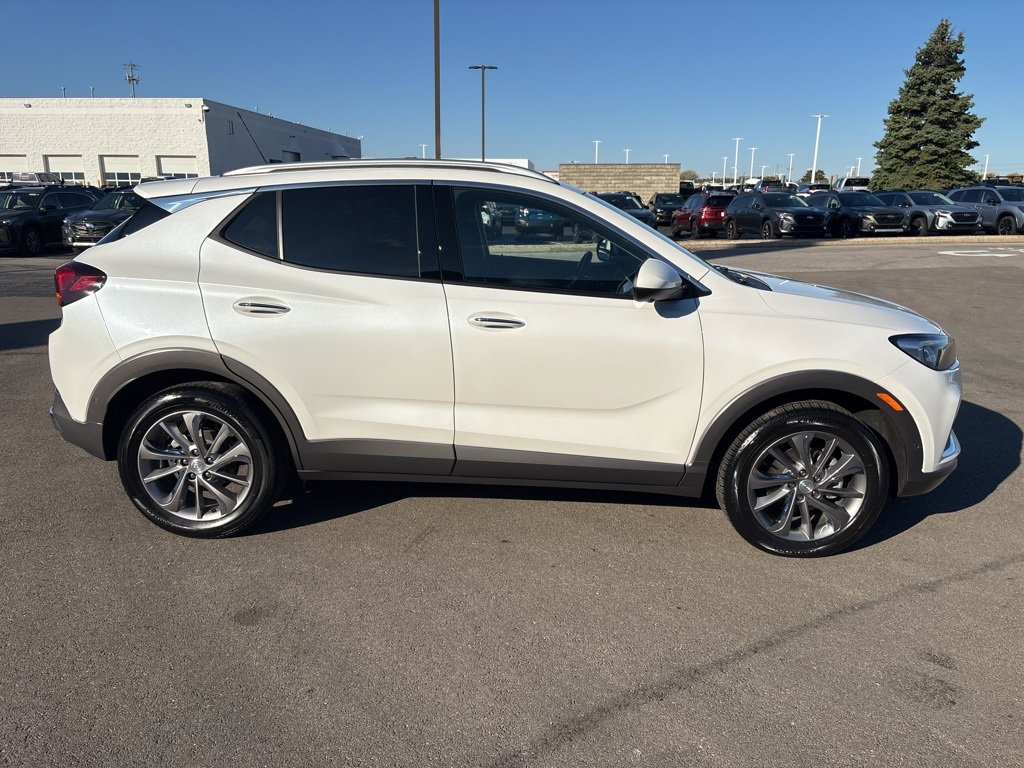 Used 2023 Buick Encore GX Essence w/ Advanced Technology Package image 2