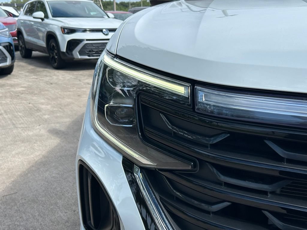 Used 2024 Volkswagen Atlas Cross Sport SE FWD image 35