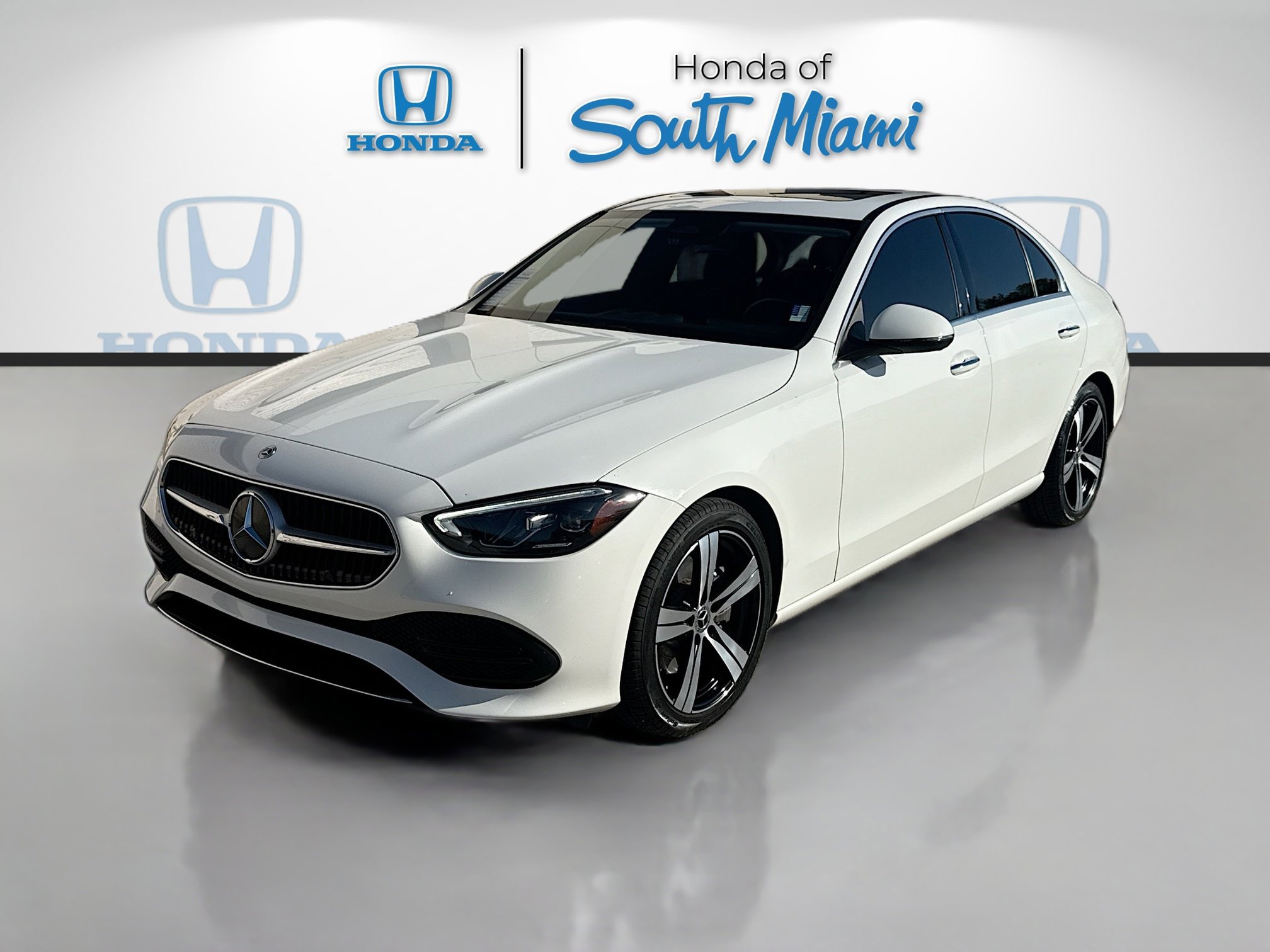 Used 2022 Mercedes-Benz C 300 Sedan image 3