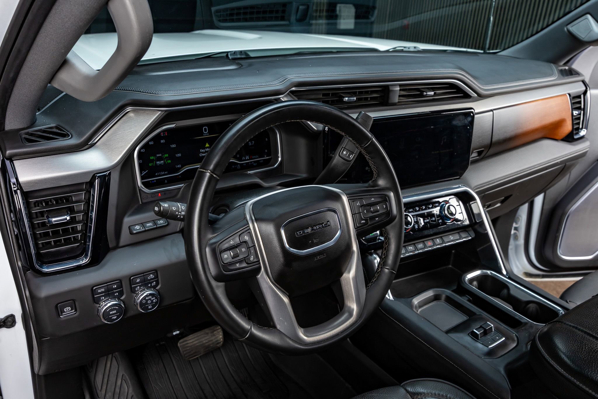 Used 2024 GMC Sierra 2500 Denali w/ Denali Reserve Package image 17