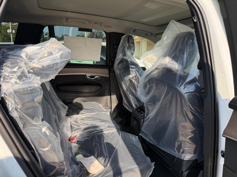 New 2026 Volvo XC90 T8 Plus w/ Protection Package Premier AWD/4WD image 6