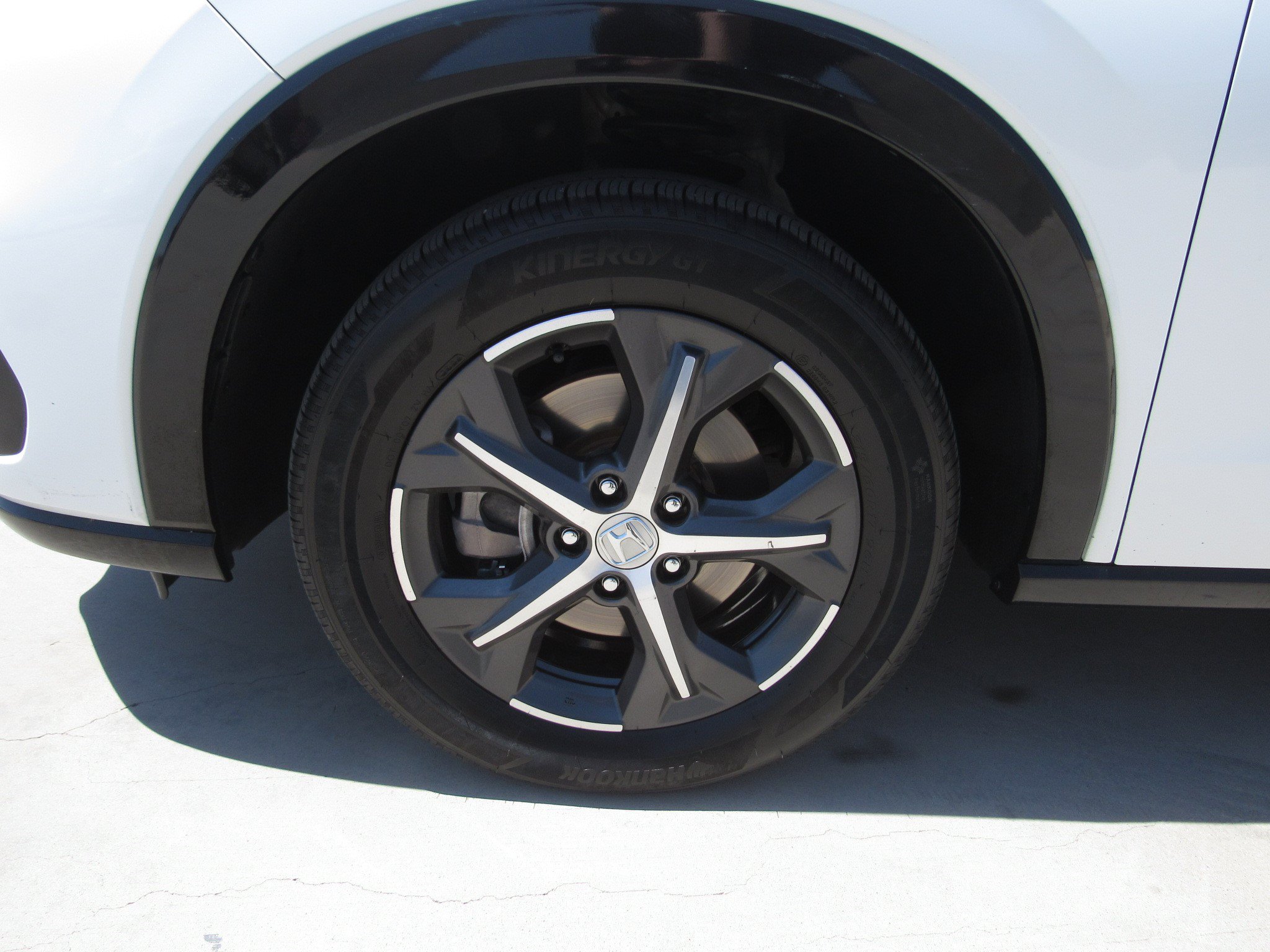 Certified 2024 Honda HR-V EX-L image 4