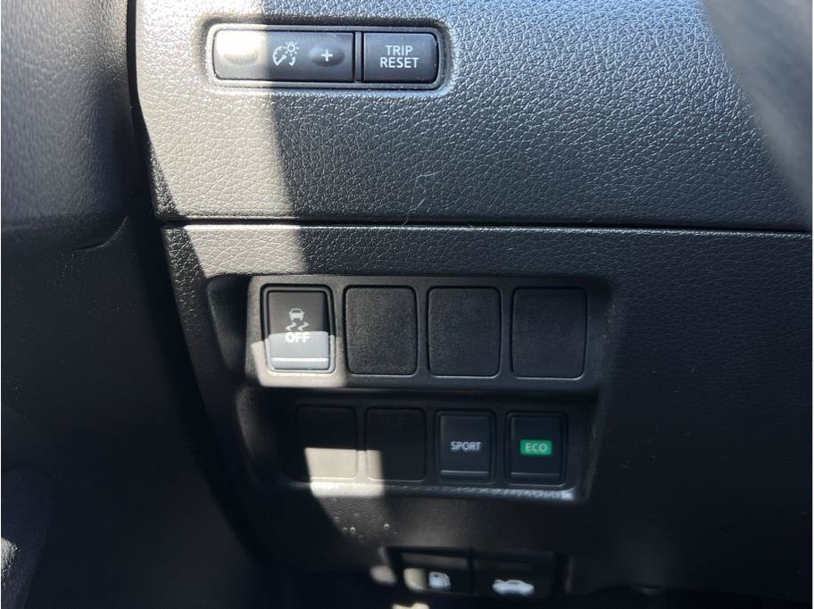 Used 2017 Nissan Rogue S FWD image 18