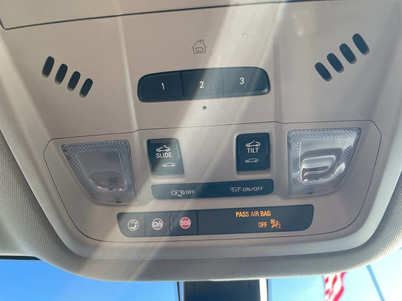 Used 2021 Buick Enclave Essence image 28