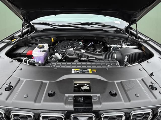 Used 2025 Jeep Grand Cherokee L Limited w/ Luxury Tech Group II AWD/4WD image 13