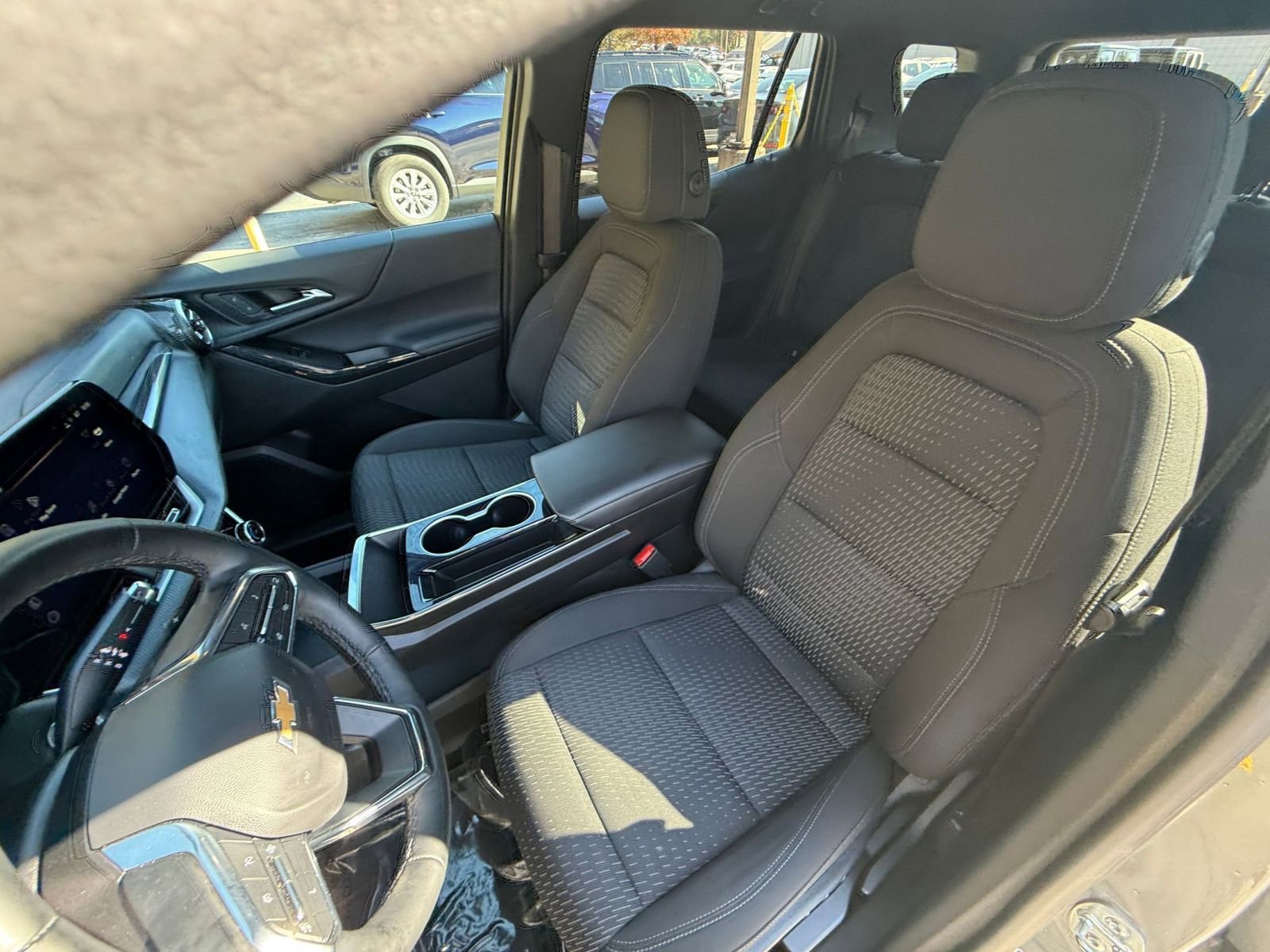 Used 2025 Chevrolet Equinox LT image 36