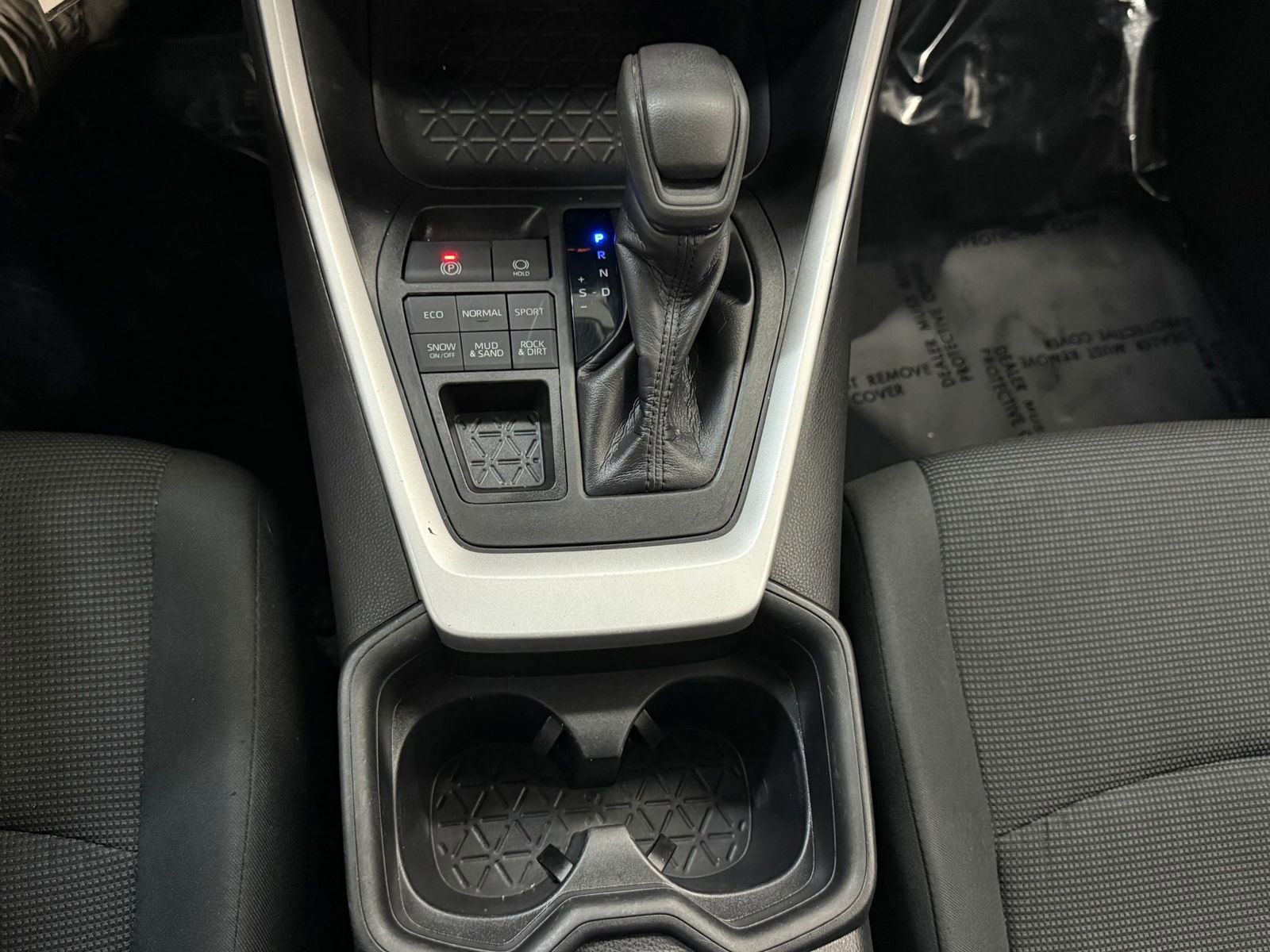 Used 2019 Toyota RAV4 LE w/ Carpet Mat Package AWD/4WD image 35