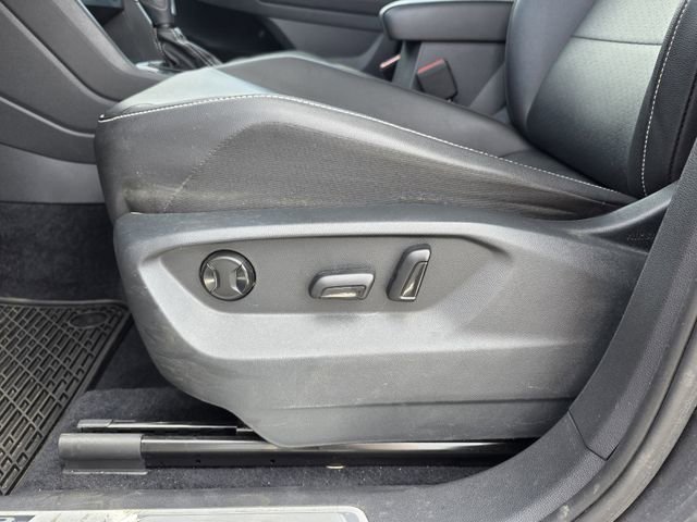 Used 2021 Volkswagen Tiguan SE R-Line image 14