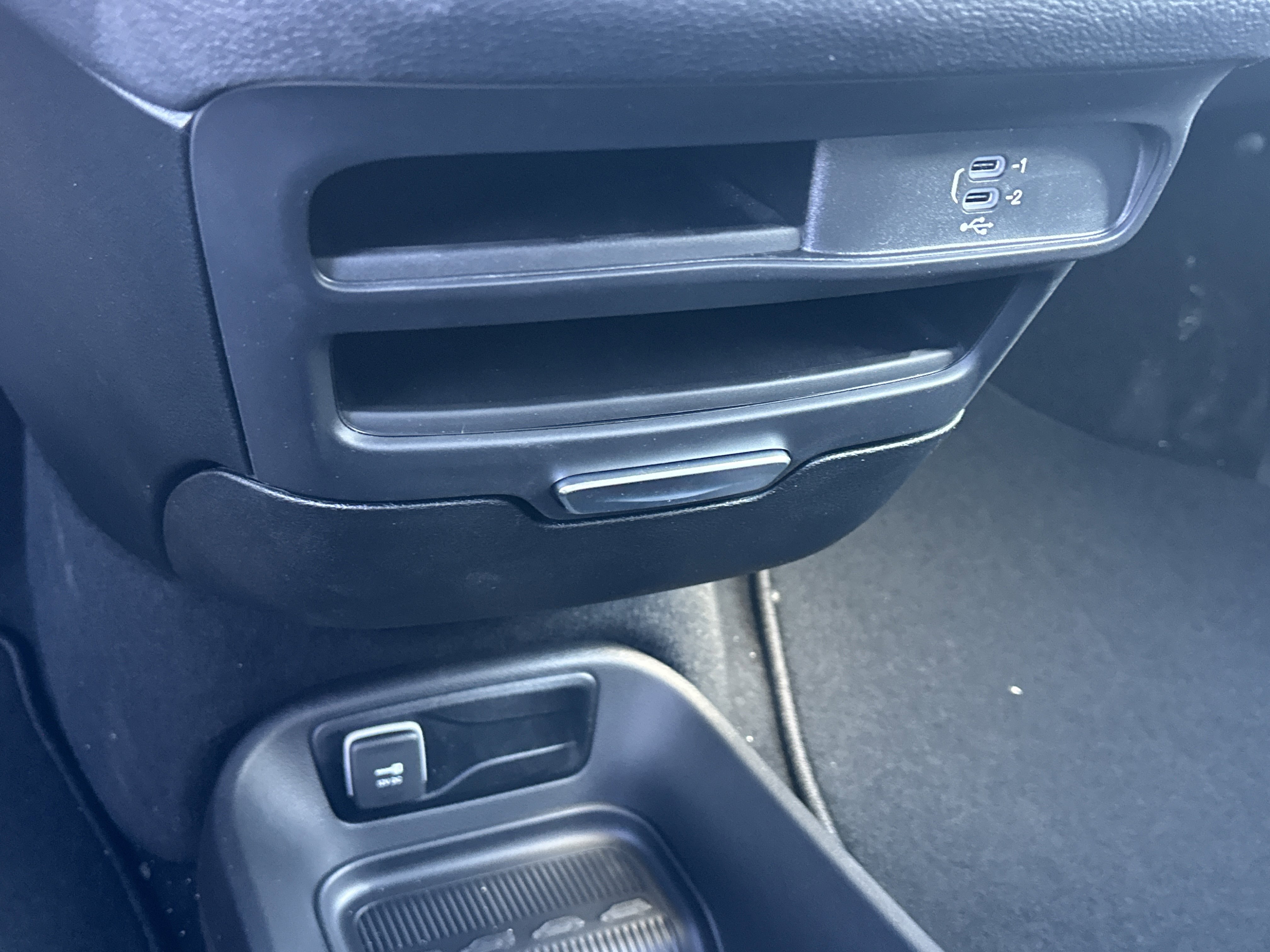 New 2026 Chrysler Pacifica Select w/ S Appearance Package FWD image 5