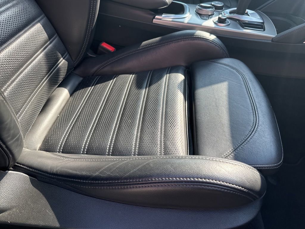 Used 2022 Alfa Romeo Stelvio Veloce image 62