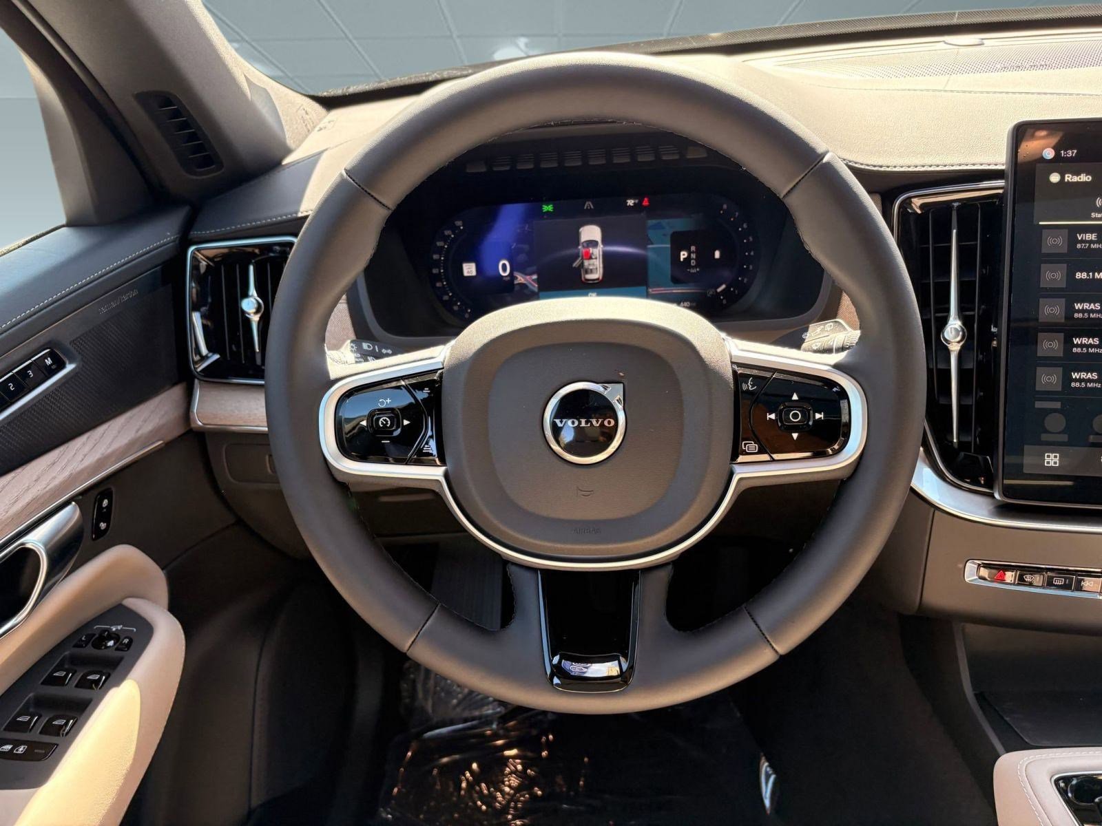 New 2026 Volvo XC90 B6 Plus w/ Protection Package image 18