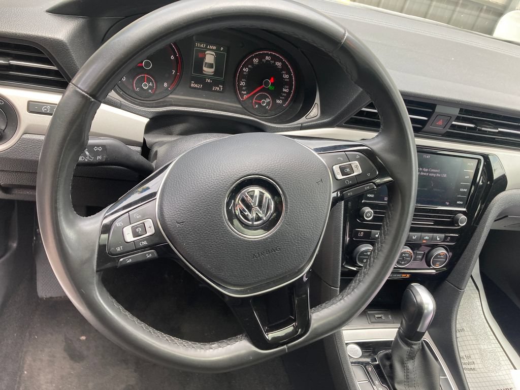 Used 2022 Volkswagen Passat 2.0T SE FWD image 18