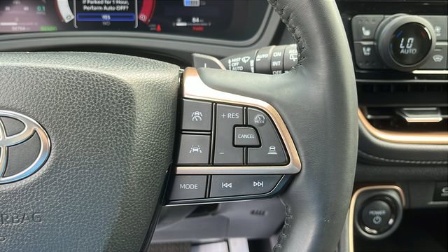 Used 2024 Toyota Grand Highlander AWD Hybrid image 13