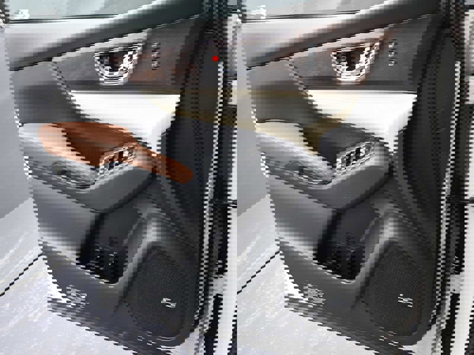 Used 2020 Subaru Ascent Touring image 10